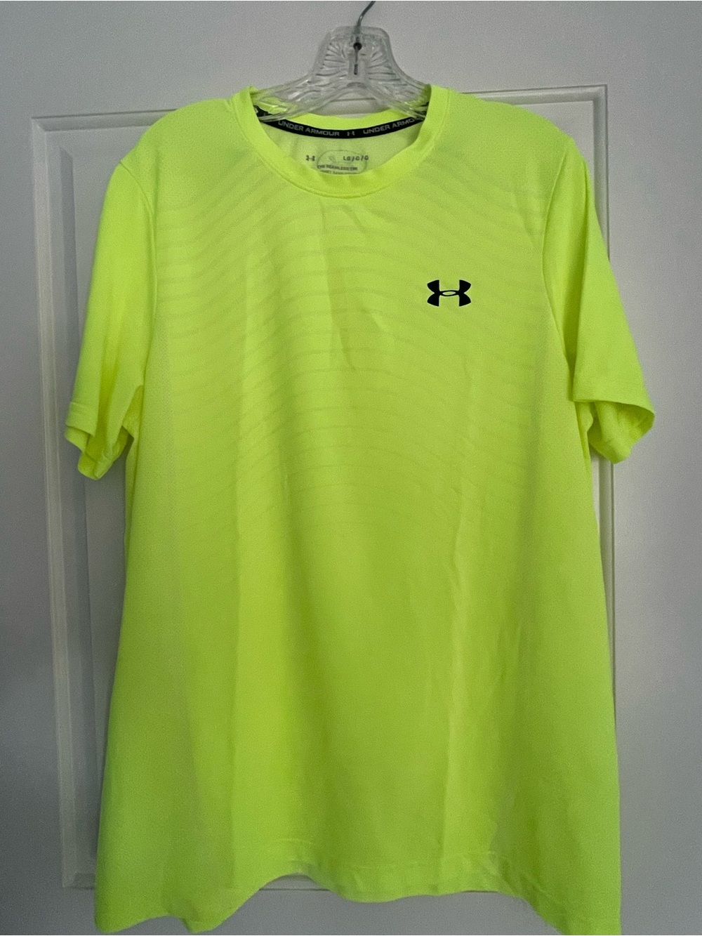 Under Armour Men’s Neon Green/Yellow Seamless Performance Tee